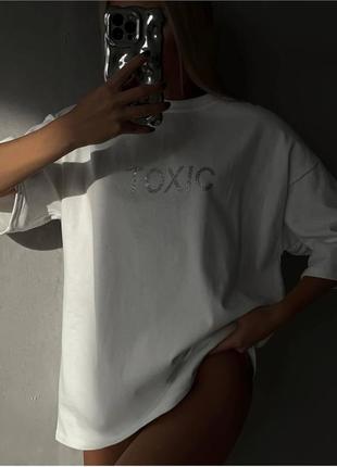Женская футболка оверсайз базовая однотонная с прикольными надписями, подарок для девушки1 фото