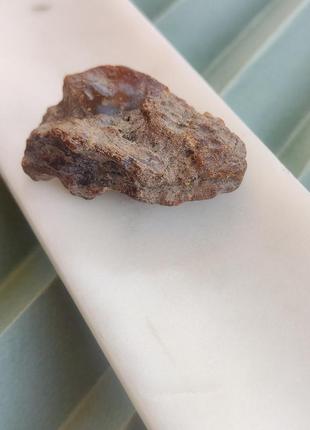 Камінь натуральний необроблений бурштин 47*28*19  мм. україна.