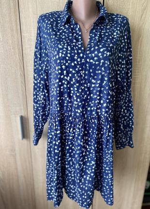 Платье с длинным рукавом