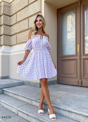 Платье мини в цветочный принт.3 фото
