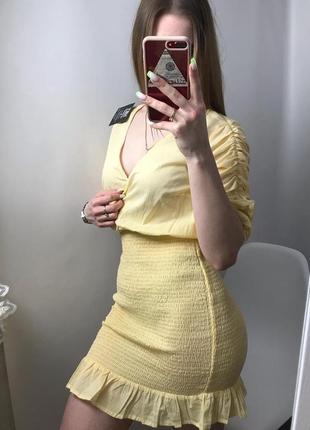 Нова жовта сукня