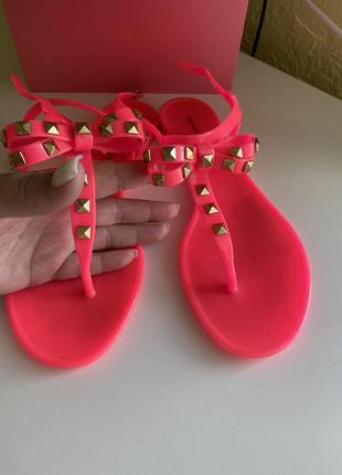 Босоніжки яскраві на кожен день