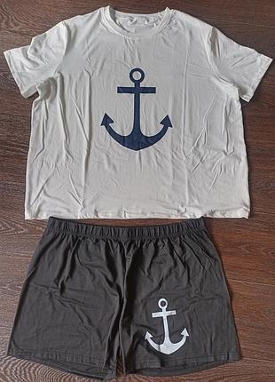 Костюм самый приятный к телу.