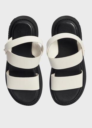 Tommy jeans женские кожаные сандалии р.39, 37