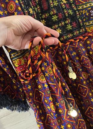 Платье свободного кроя.