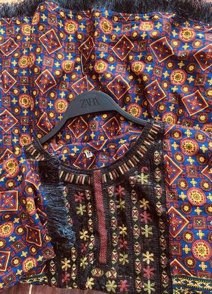 Платье свободного кроя.