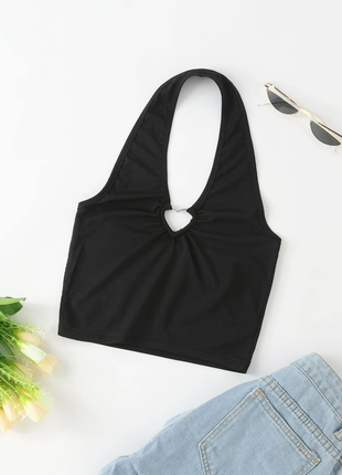 Топ на шею с сердцем shein ezwear heart ring backless crop halter top - l1 фото