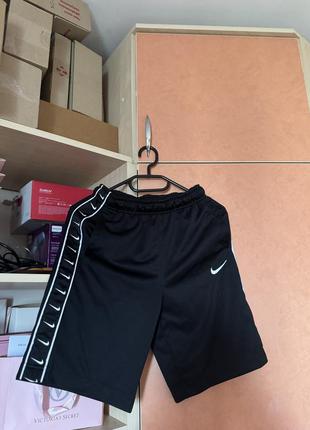 Шорты nike