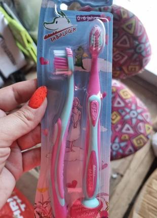 Дитяча зубна щітка 0-6