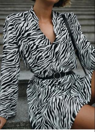 Крутое платье в актуальный принт зебра