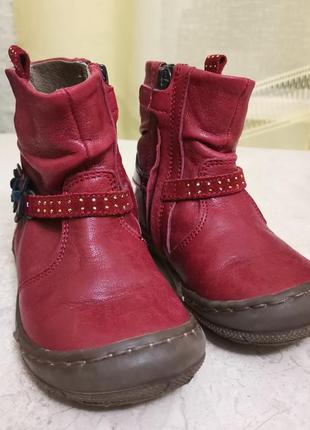 Фабричные кожаные ботиночки на девочку в идеальном состоянии, размер 22