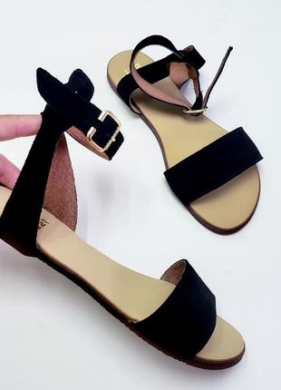 Босоножки из итальянской замши черные