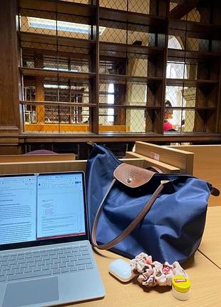 Longchamp велика