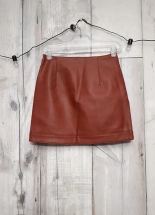 Короткая юбка мини на кнопках эко кожа коричневая р 84 фото
