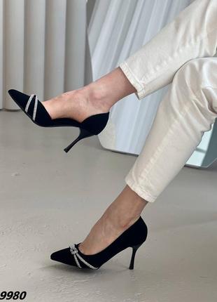 Элегантные женские туфли на шпильке черные с камешками стразами туфельки острый носок на каблуке классические6 фото