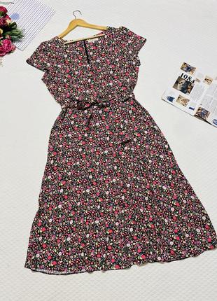 Красивое платье миди в цветочный принт с короткими рукавами. бренд dorothy perkins🌸