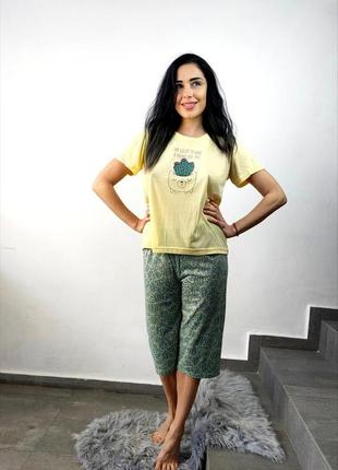 Бавовняна жіноча піжама для дому футболка з бріджами - капрі,туреччина3 фото