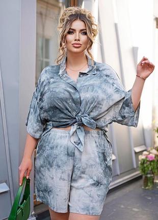 Женский летний костюм с шортами цвета