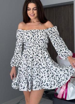 Платье короткое с длинным рукавом