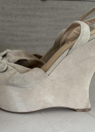 Босоножки guess