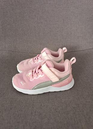 Кросівки для дівчинки puma