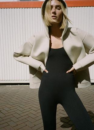 Бомбер бомбер куртка ветровка с неопреновым эффектом s-m размер 44-46 zara