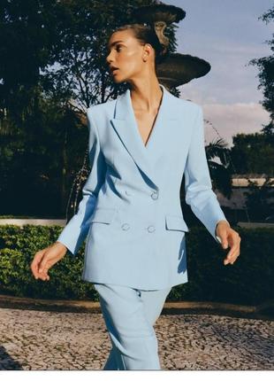 Брюки slim fit с высокой посадкой от zara