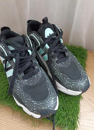Кроссовки adidas