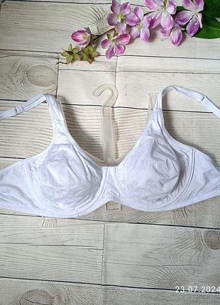 Гладкий бюстгальтер без поролона на косточках