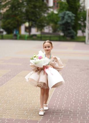 Золотистое платье🧸