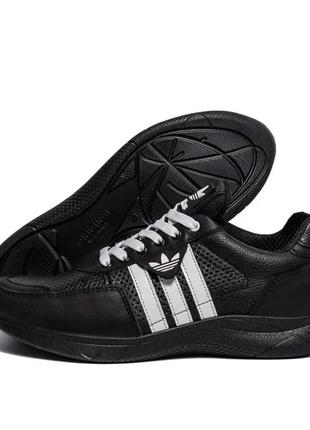 Кросівки 👟