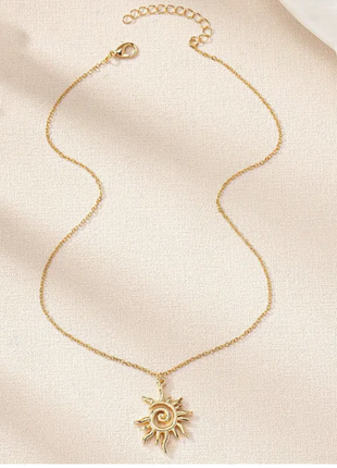 Ланцюжок із кулоном напівкругле сонце