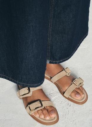 Шкіряні шльопанці zara