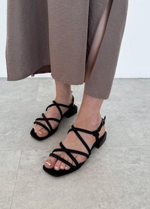 Стильные женские босоножки на низкой подошве переплетения босоножки квадратный каблук низкий сандалии1 фото