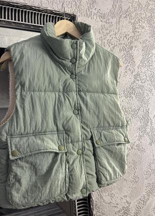 Вкорочена жилетка