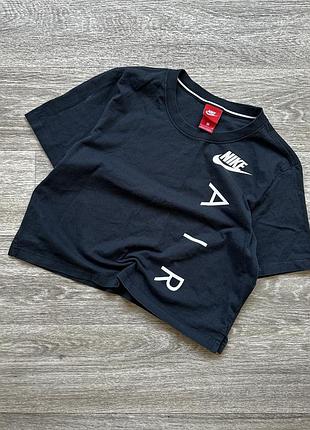 Стильная спортивная укороченная футболка кроп топ с разрезами nike tempo 36/s