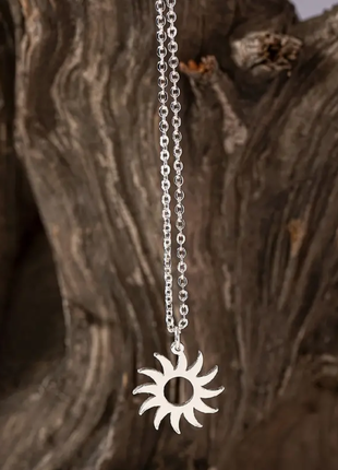 Ланцюжок із кулоном напівкругле сонце