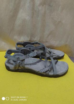 Шкіряні босоніжки merrell