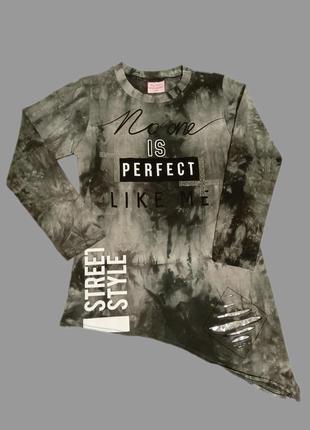 Туника "блестящий мир" - это стильный и элегантный выбор для вашей маленькой модницы