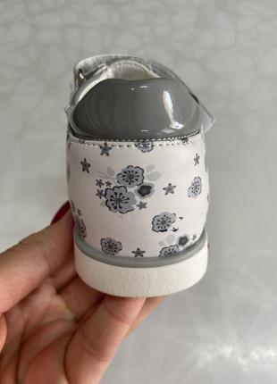 Босоніжки 4