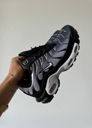 Трендовые кроссовки nike tn