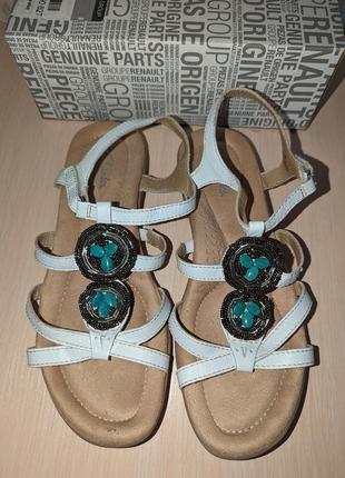 Clarks босоніжки шкіра 38 р по устілці 25 см ширина 9 см