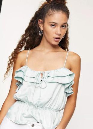 Атлас ний топ з рюшами топ з завязками топ з шнурочками topshop белый сатиновый топ с оборками топ на завязках трендовая майка