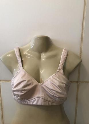 Бюстгальтер 90в,