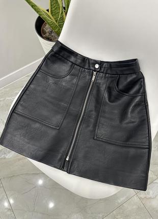 Кожаная юбка с замком stradivarius