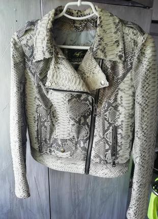Куртка косуха из натуральной кожи питона, автоледи, пог 51