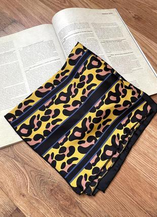 Штейна хустка з анімалістичним принтом 50х50 см