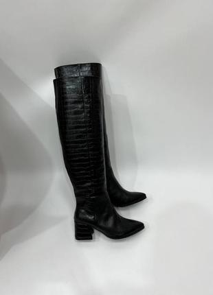 Роскошные кожаные ботфорты рептилия