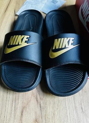 Шльопанці nike