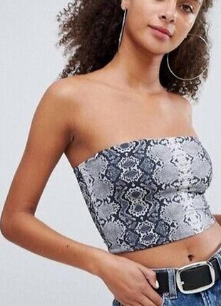 Трендовый кроп топ бандо топ рептилия bershka